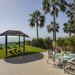 Beachfront * Meneou