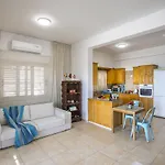 Beachfront * Meneou