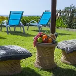 Beachfront * Meneou